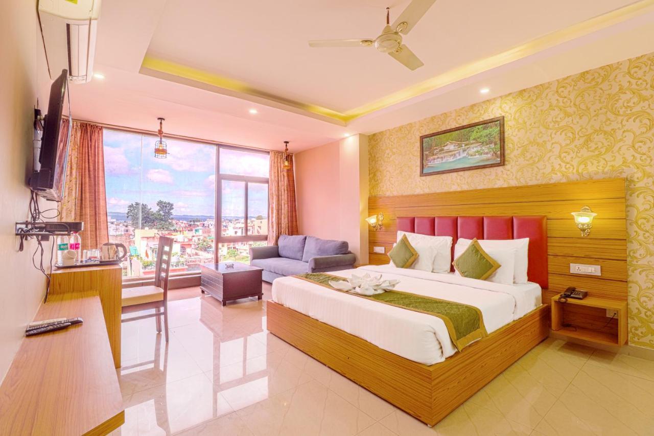 The Glory Hotel Дехрадун Экстерьер фото